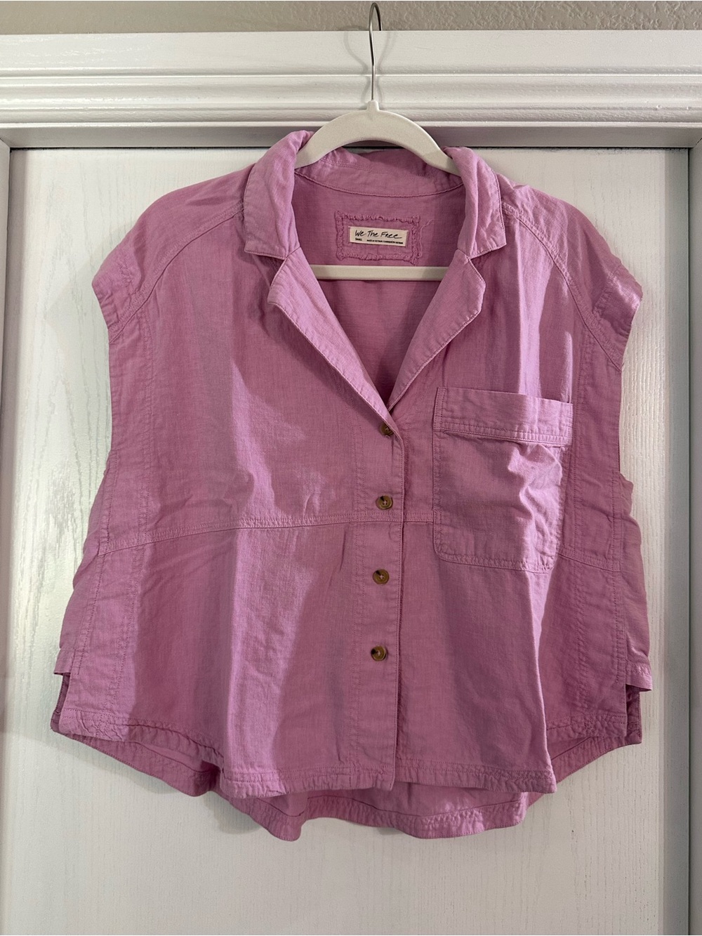 We The Free Lavender-Pink Sleeveless Button-Front Shirt
